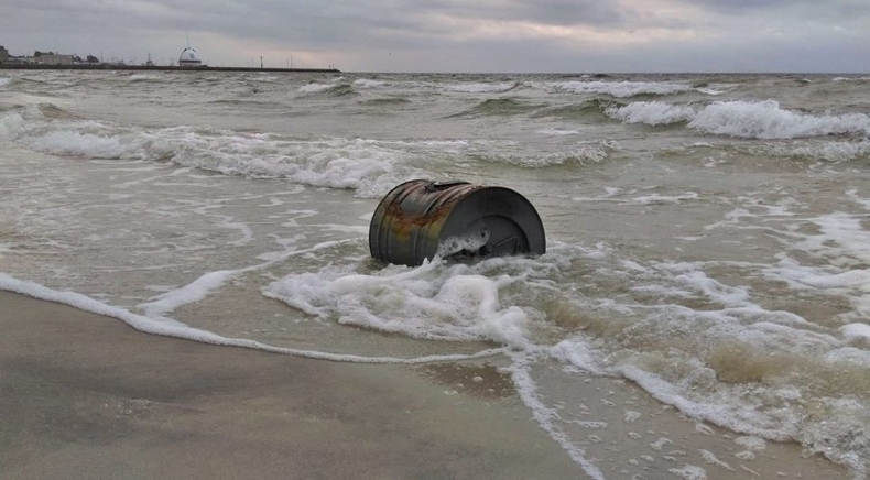Mina na plaży w Helu - GospodarkaMorska.pl