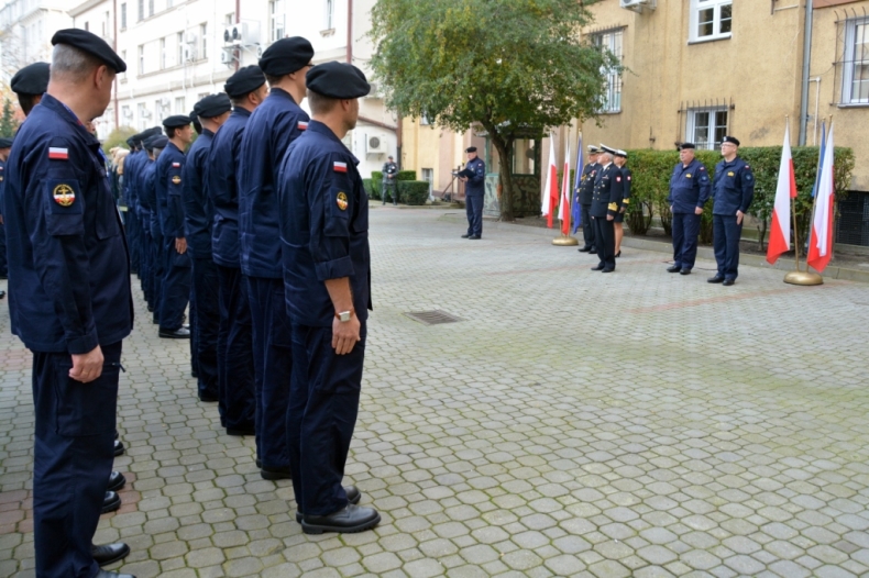 Awanse i przywitanie nowego oficera w COM-DKM - GospodarkaMorska.pl