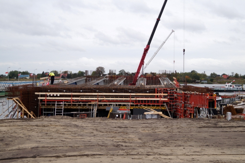 Most zwodzony w Sobieszewie rośnie w oczach - GospodarkaMorska.pl