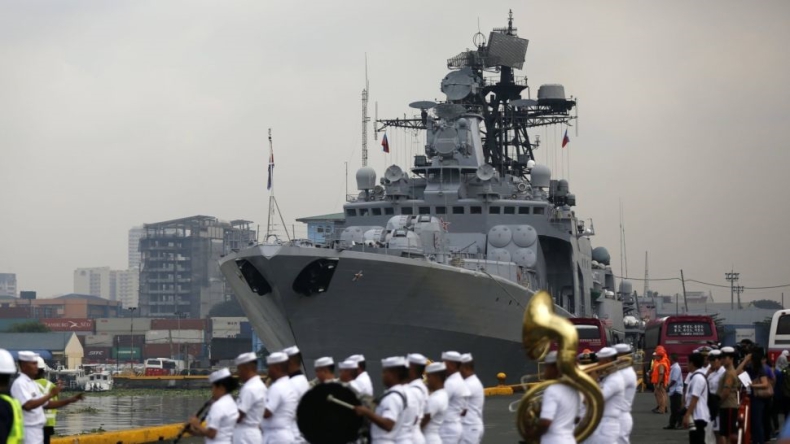 Filipiny: Pięć rosyjskich okrętów ze sprzętem wojskowym zawinęło do Manili - GospodarkaMorska.pl