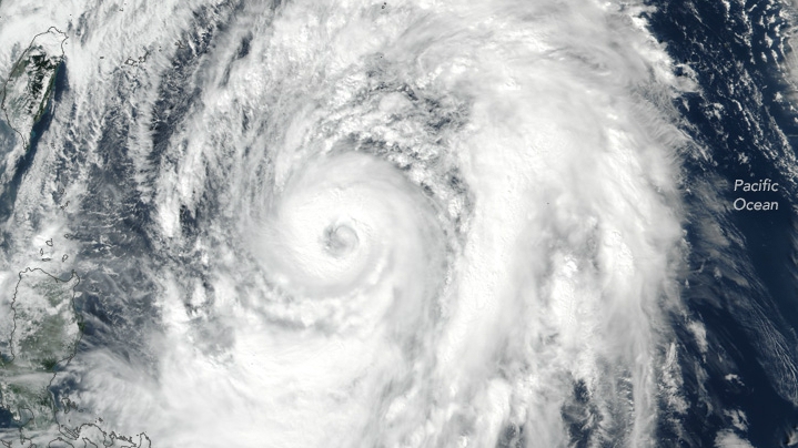 Do Japonii zbliża się tajfun, może uderzyć w dniu wyborów - GospodarkaMorska.pl