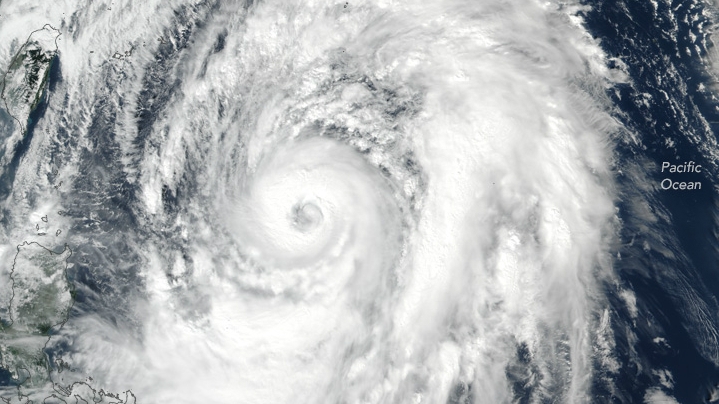 Do Japonii zbliża się tajfun, może uderzyć w dniu wyborów - GospodarkaMorska.pl