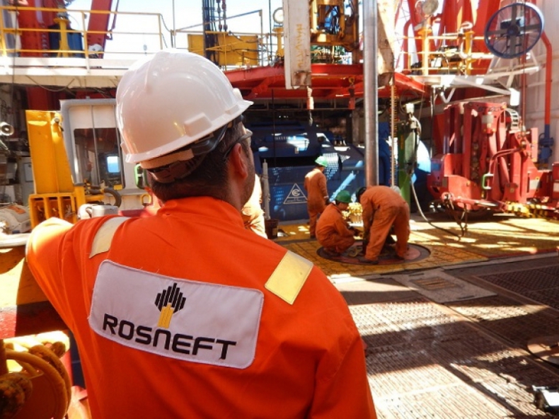 Rosneft zamówił 10 arktycznych tankowców - GospodarkaMorska.pl
