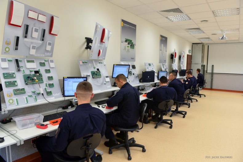 Akademia Marynarki Wojennej z nową pracownią - GospodarkaMorska.pl