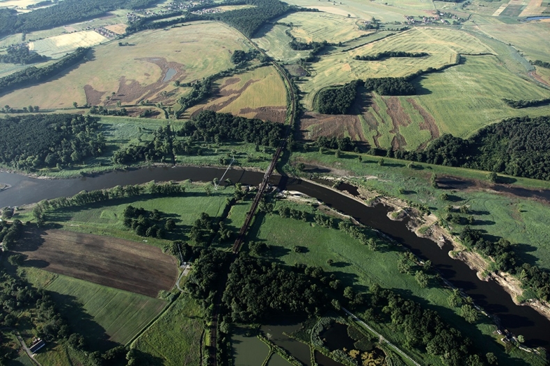 Dolnośląskie: Modernizacja wału odrzańskiego między Brzegiem Dolnym a Urazem - GospodarkaMorska.pl