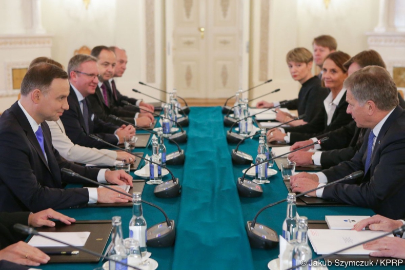 Finlandia: Prezydent Duda za konsekwentną polityką sankcji wobec Rosji - GospodarkaMorska.pl