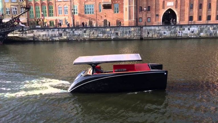 Katamaran solarny SOLLINER Produktem roku 2017 - GospodarkaMorska.pl