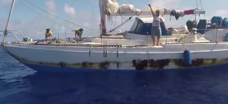 Dryfowały przez pięć miesięcy po oceanie. Właśnie zostały uratowane (wideo) - GospodarkaMorska.pl