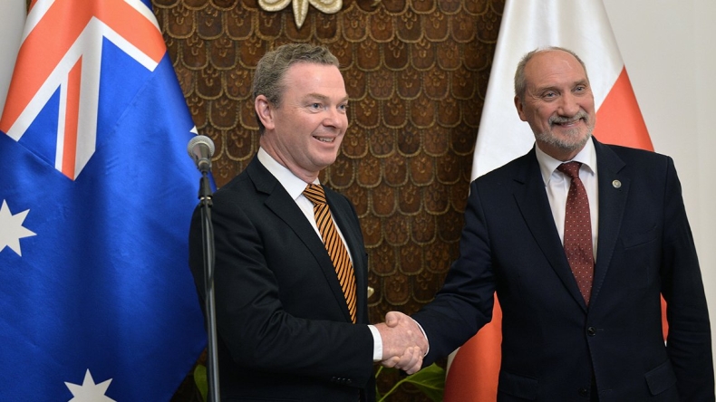 Szef MON spotkał się z ministrem ds. przemysłu obronnego Australii - GospodarkaMorska.pl