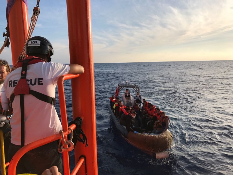 Włochy/MSW: spadek fali migracyjnej o 30 procent - GospodarkaMorska.pl