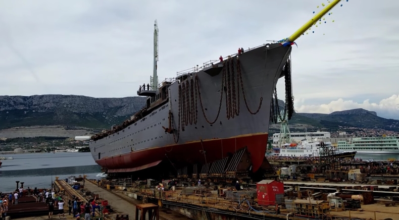 Ponad 30 Polaków pracuje przy budowie największego żaglowca świata (zdjęcia) - GospodarkaMorska.pl