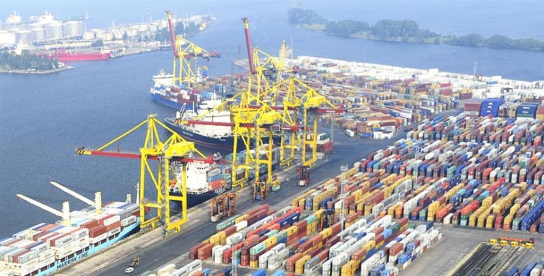 Spory spadek przeładunków w Porcie Sankt Petersburg - GospodarkaMorska.pl