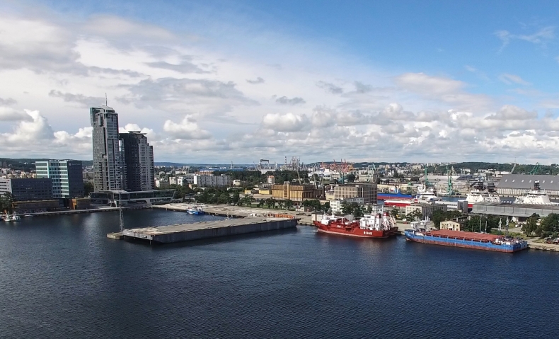 Gazowiec B Gas Lotta opuścił Gdynię. To może być jego ostatnia podróż - GospodarkaMorska.pl