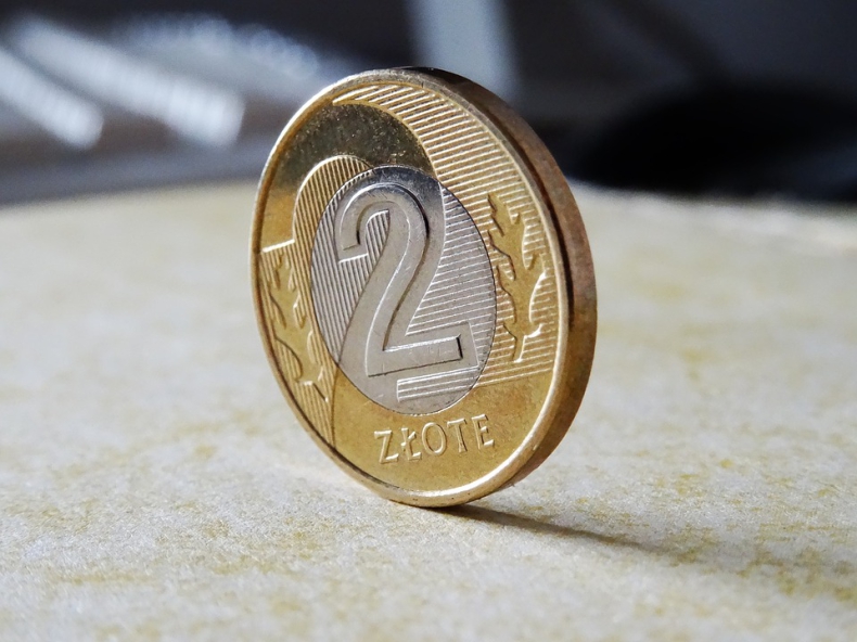 Złoty zakończył ubiegły tydzień umacniając się w relacji do funta brytyjskiego - GospodarkaMorska.pl