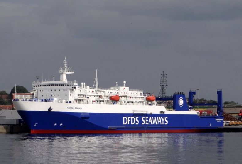 Kilkunastu nielegalnych imigrantów po wielu miesiącach opuściła pokład promu Kaunas Seaways - GospodarkaMorska.pl
