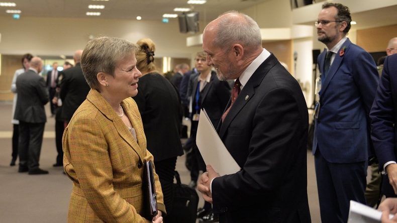Macierewicz zgłasza polską kandydaturę do centrum dowodzenia NATO - GospodarkaMorska.pl