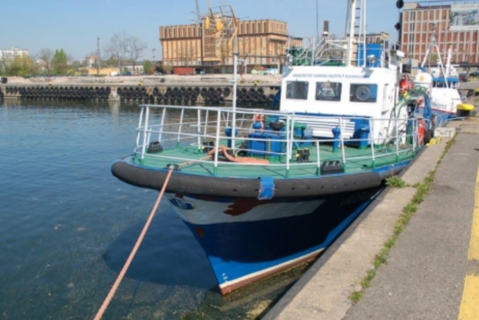 Oceanograf-2 idzie pod młotek - GospodarkaMorska.pl