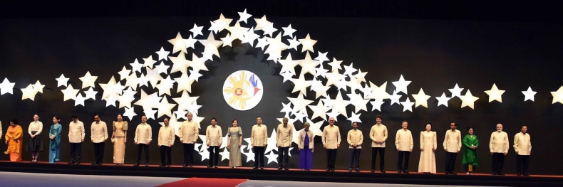 Filipiny: Trump i przywódcy regionu spotkali się na szczycie ASEAN - GospodarkaMorska.pl