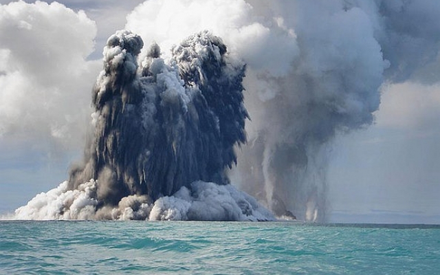 Siedem wulkanów odkryto w Morzu Tyrreńskim - GospodarkaMorska.pl