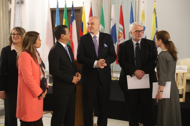 Kuchciński: Polska chce budować, jak najlepsze relacje z Ameryką Łacińską - GospodarkaMorska.pl