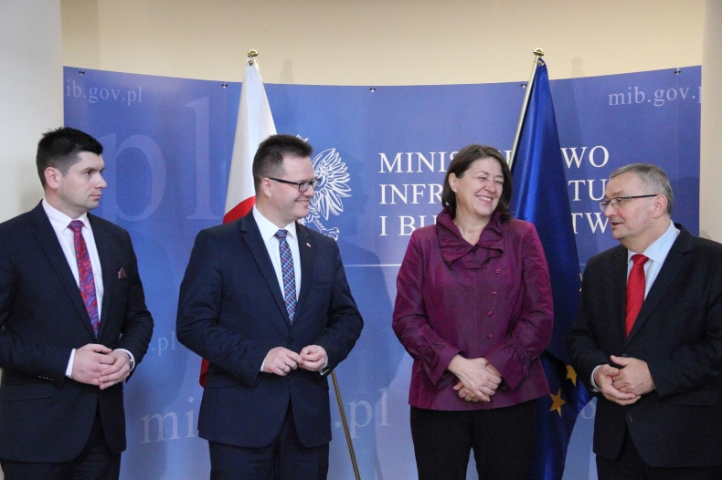 Wizyta unijnej komisarz ds. transportu Violety Bulc w Polsce - GospodarkaMorska.pl