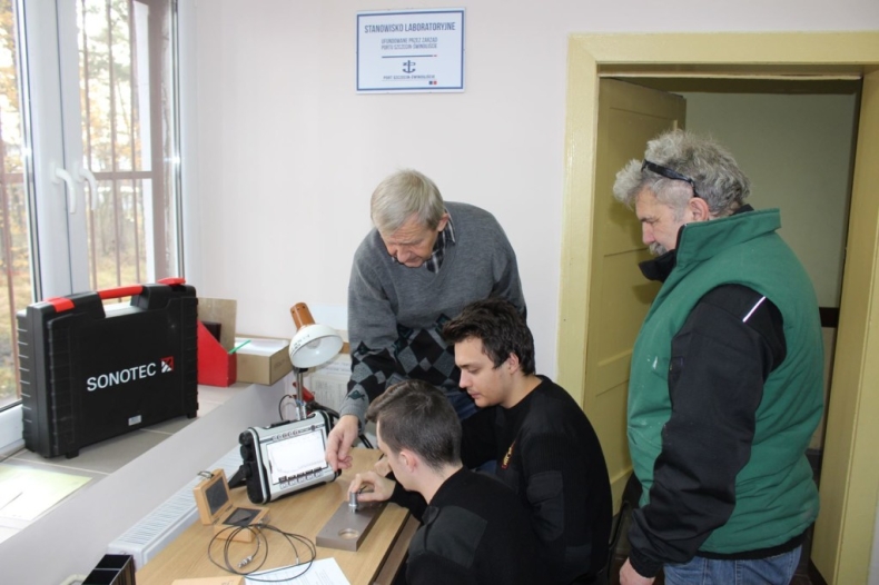 Zespół Szkół Morskich w Świnoujściu z nowoczesnym stanowiskiem laboratoryjnym - GospodarkaMorska.pl