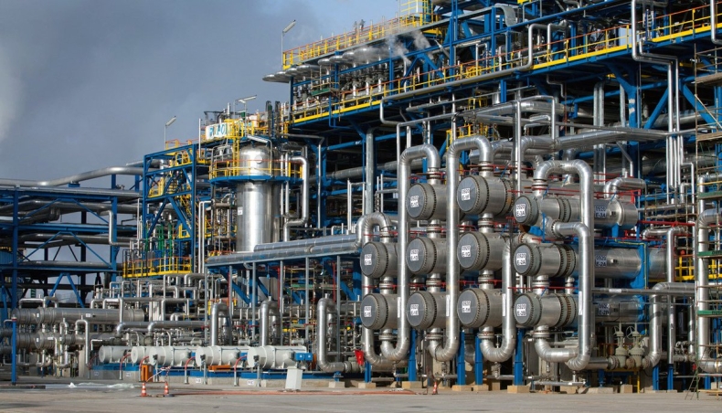 42 lata temu gdańska rafineria przerobiła pierwszą partię ropy - GospodarkaMorska.pl