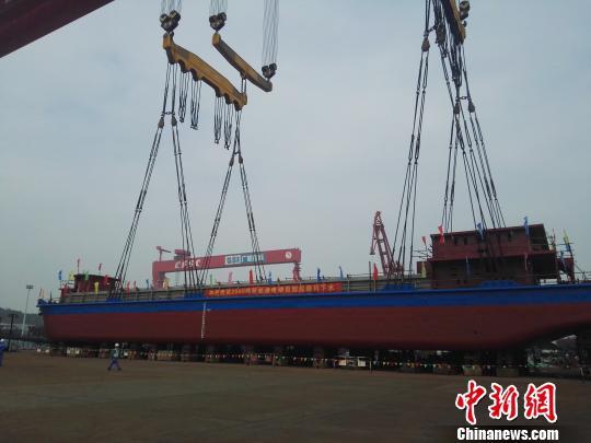 W Chinach zwodowano pierwszy na świecie statek do przewozu węgla z pełnym napędem elektrycznym - GospodarkaMorska.pl