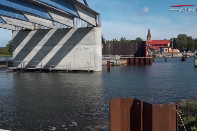 Czarne chmury nad mostem w Sobieszewie. Przeprawa została „aresztowana” - GospodarkaMorska.pl