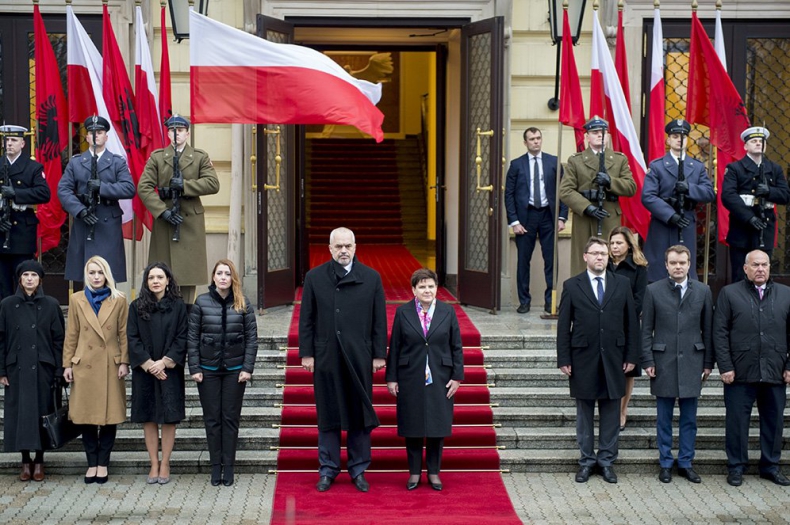 Premierzy Polski i Albanii: Będziemy rozwijać i umacniać relacje pomiędzy Polską i Albanią - GospodarkaMorska.pl