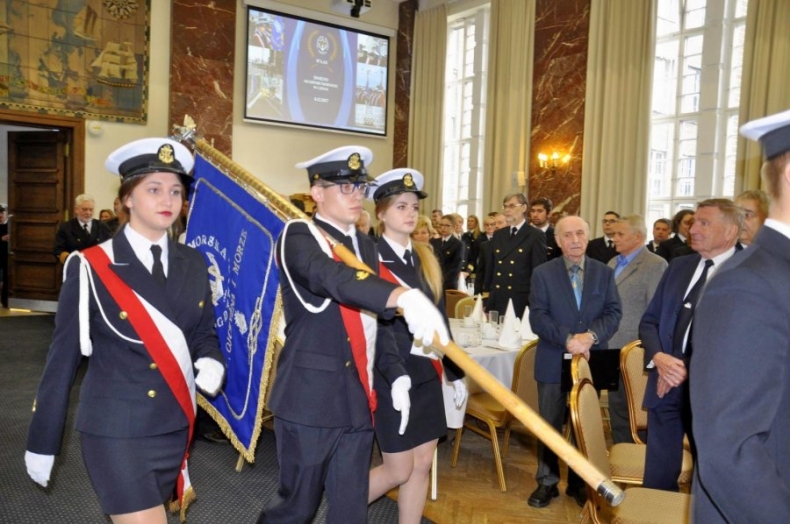 Po raz ostatni świętowali jako akademia - GospodarkaMorska.pl