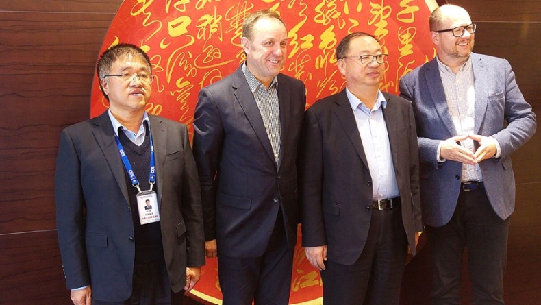 Pomorscy przedsiębiorcy z misją gospodarczą w Chinach. Mieczysław Struk: „Liczymy, że z czasem te kontakty zaowocują podpisanymi kontraktami” - GospodarkaMorska.pl