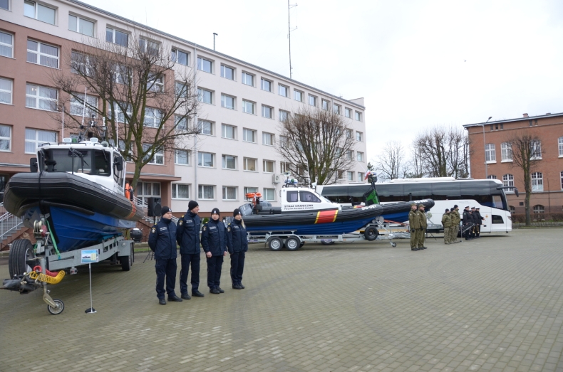 Nowe jednostki pływające i autokar w Morskim Oddziale SG - GospodarkaMorska.pl
