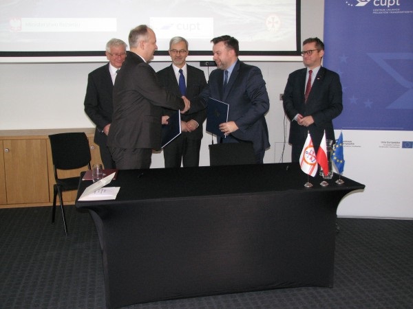 Podpisanie umowy na dofinansowanie budowy wielozadaniowego statku ratowniczego dla SAR-u - GospodarkaMorska.pl