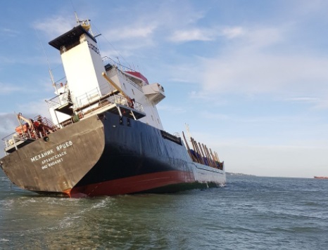 Rosyjski masowiec utkwił przy wejściu do portu Portsmouth - GospodarkaMorska.pl