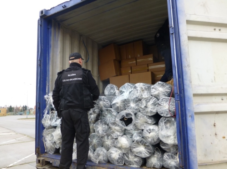 Celnicy mogą przejść na emeryturę w wieku 55 lat - weszły nowe przepisy - GospodarkaMorska.pl