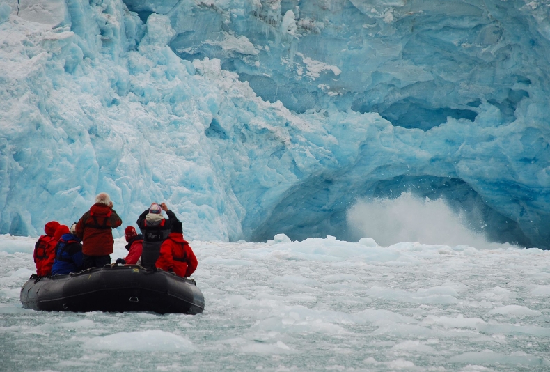 Holding Lindbad Expeditions podpisał umowę na dostawę nowego statku przeznaczonego do rejsów polarnych - GospodarkaMorska.pl