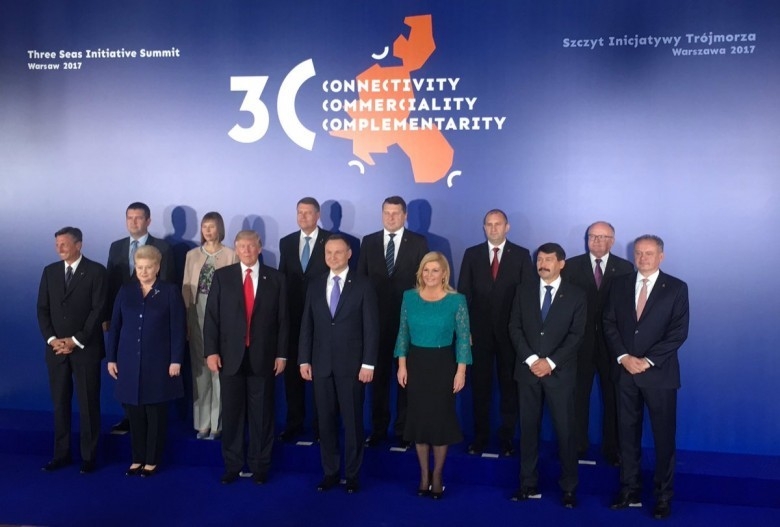 Macierewicz: Europa Środkowa musi zostać na nowo zdefiniowana - GospodarkaMorska.pl