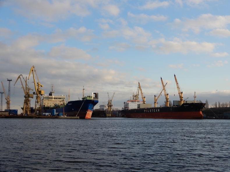 Pożar w Morskiej Stoczni Remontowej Gryfia. Zarząd wydał oświadczenie - GospodarkaMorska.pl