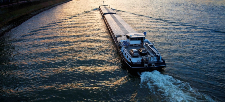 Niemcy: Z powodu fali powodziowej na Renie wstrzymano ruch statków - GospodarkaMorska.pl