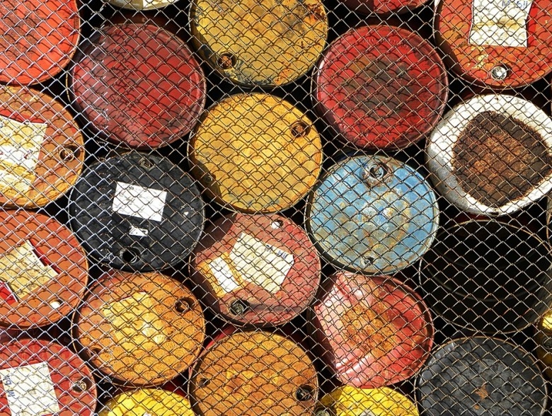 Ropa w USA drożeje o ponad 1 procent - na giełdach oczekiwanie na dane o zapasach - GospodarkaMorska.pl