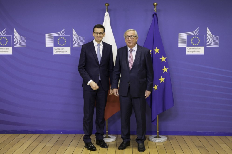 Morawiecki po rozmowie z Junckerem z nadzieją, że przesłanie trafi do KE - GospodarkaMorska.pl