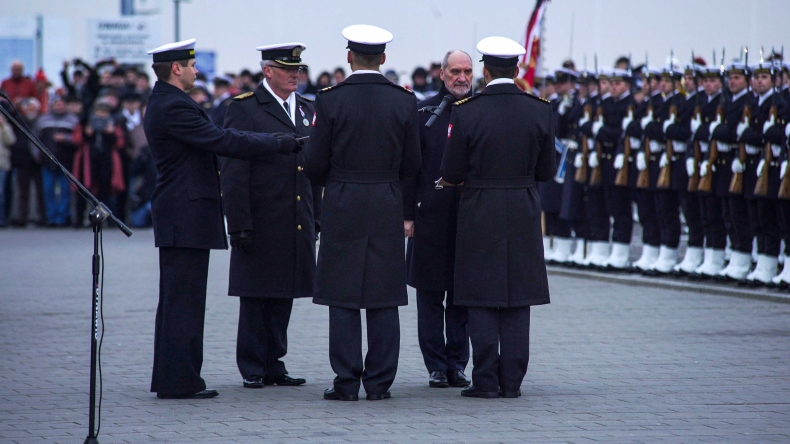 Koniec ery Macierewicza - jak zmiana ministra obrony wpłynie na modernizację floty? - GospodarkaMorska.pl