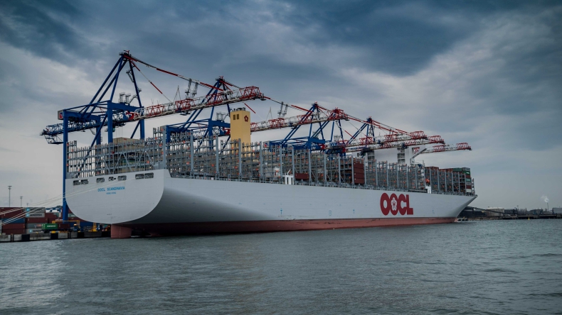 Ma prawie pół kilometra długości. Piąty największy kontenerowiec świata przypłynął do Gdańska (foto, wideo) - GospodarkaMorska.pl