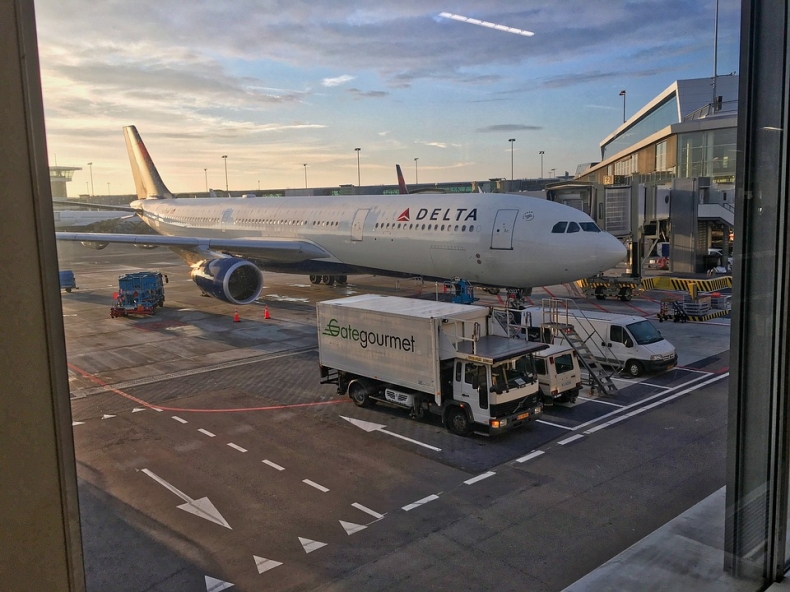 Szpikowski: Pod koniec marca lokalizacja portu pomocniczego dla Lotniska Chopina - GospodarkaMorska.pl