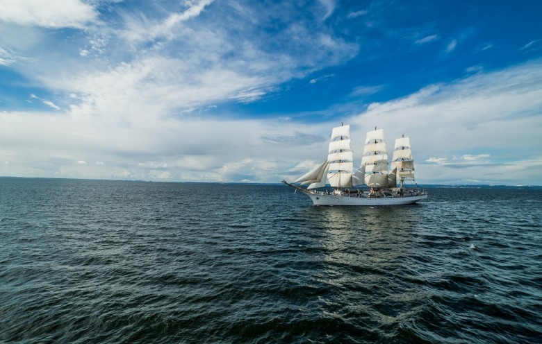 Młodzi Ambasadorowie w drugim etapie Rejsu Niepodległości - GospodarkaMorska.pl