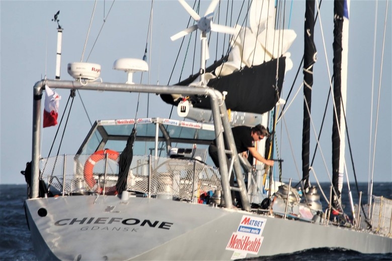 Ireneusz Chwołka przerywa swój samotny rejs dookoła świata - GospodarkaMorska.pl