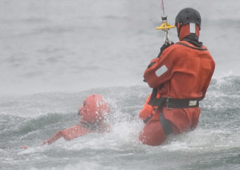 Promem, który zatonął na wodach Kiribati, płynęło ponad 80 osób - GospodarkaMorska.pl