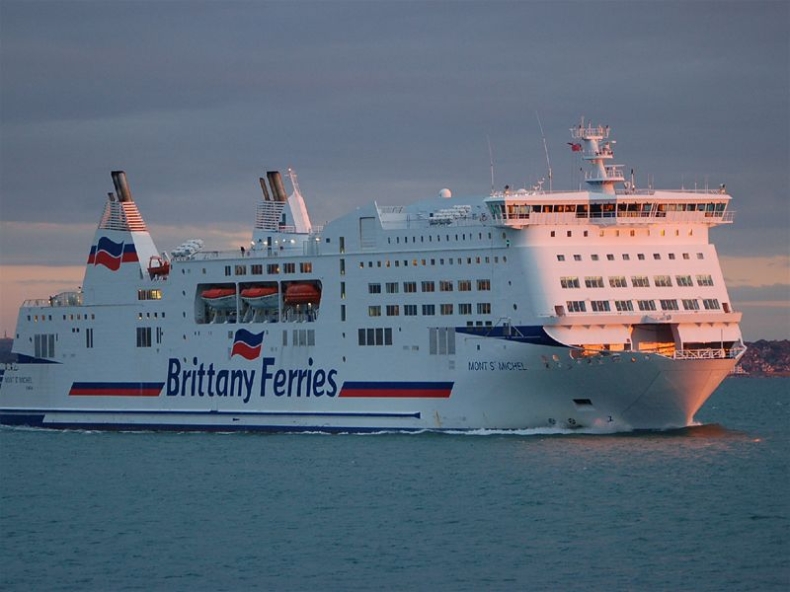 W Gdańskiej Stoczni Remontowa przeprowadzono innowacyjne testy obciążenia rampy promu (foto) - GospodarkaMorska.pl