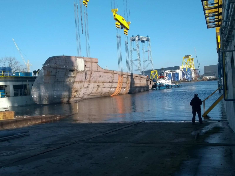 W Stoczni Szczecińskiej zwodowano megajacht (foto, wideo) - GospodarkaMorska.pl